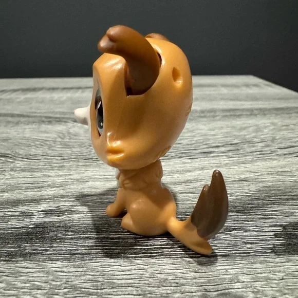 Littlest Pet Shop | #3358: Magic Motion Collie - Collectible Toy Figure - Picture 6 of 7